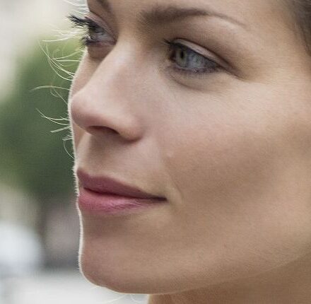 Trois façons de porter un chignon bas