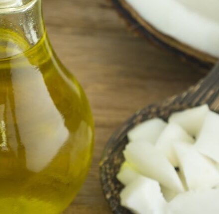 L'huile de coco sur vos cheveux : quels avantages ?