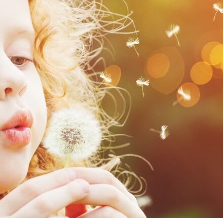 Enfant : quelle coupe avec des cheveux bouclés ?