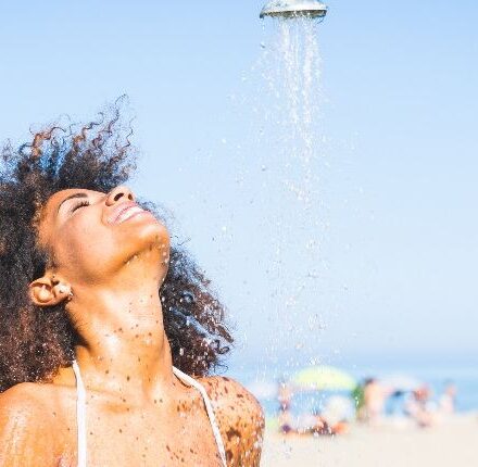 Comment prendre soin de mes cheveux crépus à la plage ?