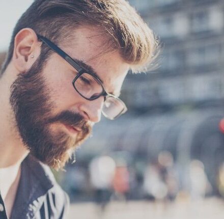 Hommes : 3 coupes à porter avec des lunettes