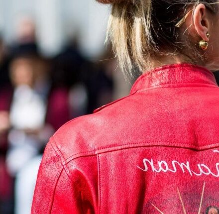 Zoom sur le chignon de douche pour un effet coiffé-décoiffé