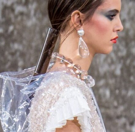 C'est tendance : la ponytail emprisonnée