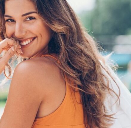 Zoom sur 3 coiffures (faussement) naturelles pour être belle