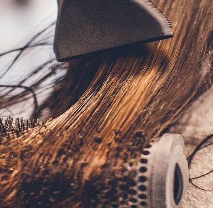 Matériel coiffure : les 6 indispensables pour vos cheveux