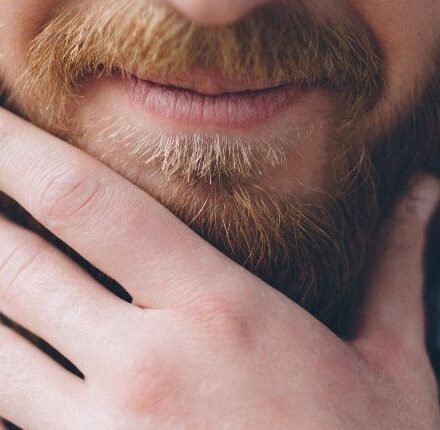Barbe : stop aux poils incarnés