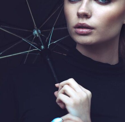 Ma chevelure a subi la pluie, je dois impérativement laver mes cheveux ?