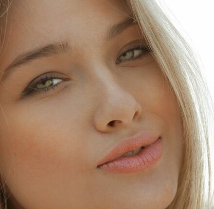 Quelles couleurs de mèches sur des cheveux blond cendré ?