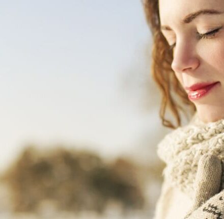 Partir au soleil en hiver, quel rituel pour mes cheveux ?