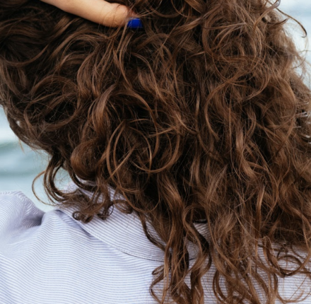 Massage du cuir chevelu : quels bienfaits ?