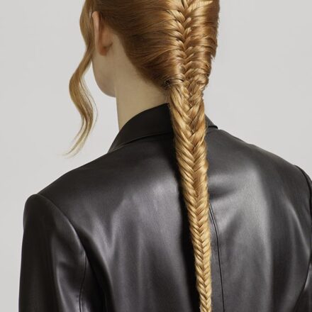 La tresse épi, entre sophistication et originalité