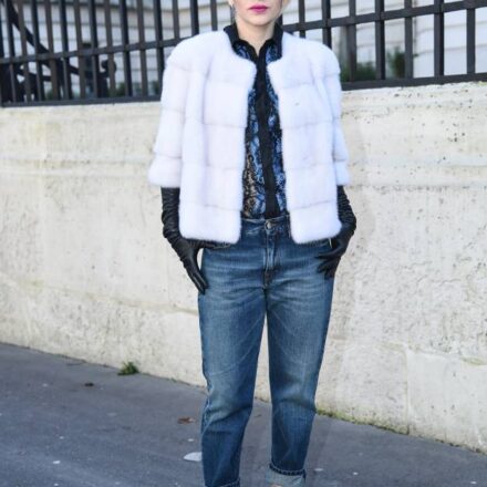 Les cheveux courts avec une mèche plus longue : streetstyle
