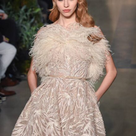 Vu aux Fashion Weeks : les cheveux crantés du défilé Elie Saab