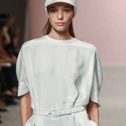 Quels accessoires tendances pour protéger mes cheveux en été ?
