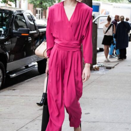 Le carré court sur des cheveux roux : streetstyle