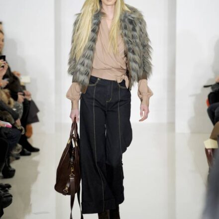 Se maquiller avec des cheveux blonds