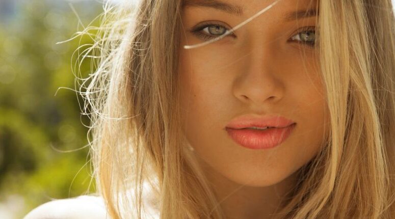 Comment afficher un blond éclatant en été ?