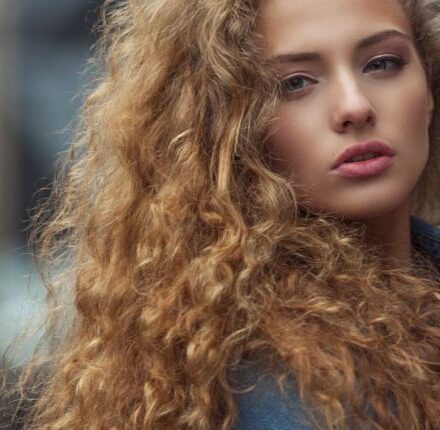 Cheveux bouclés : je veux des boucles ultra-définies, que faire ?
