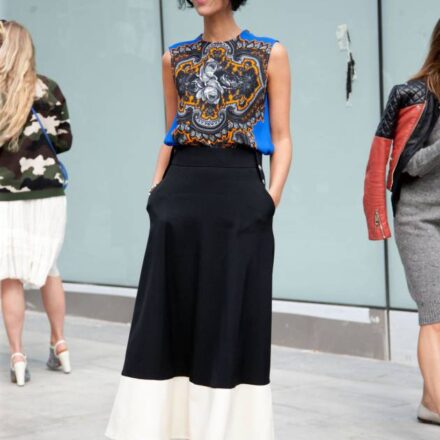 Le carré bouclé sur cheveux courts: streetstyle