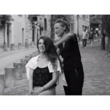 La tresse épi de blé : le tuto coiffure en 3 étapes de Charlotte