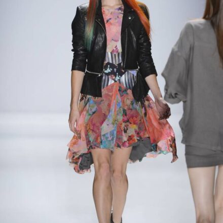 Les cheveux fluo, le retour