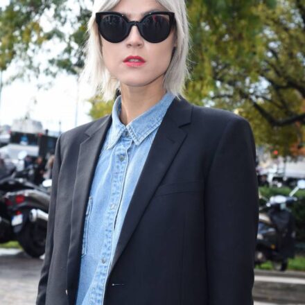 Réaliser un balayage blond polaire : streetstyle