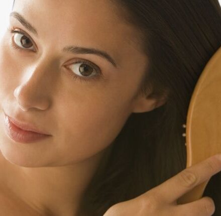 Brosse, lisseur, séchoir : comment les entretenir ?