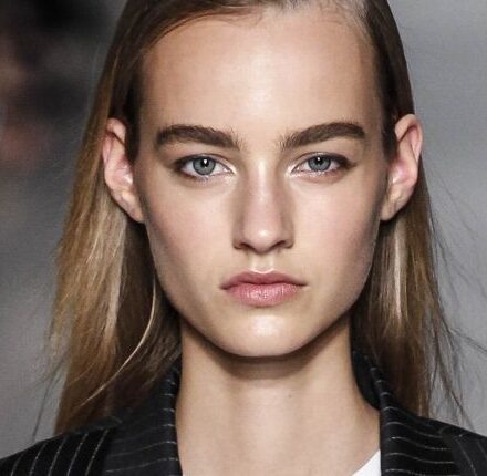 [Step by step] Comment réaliser le lissage baguette du défilé DKNY ?
