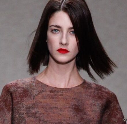 Comment réaliser un carré plongeant sur cheveux mi-longs ?