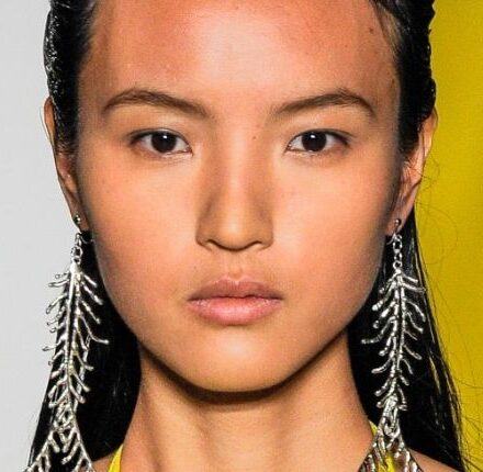 Coiffure : comment porter le wet look pour une allure chic ?