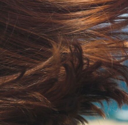 Le balayage renversé, pour qui et pourquoi l'adopter ?