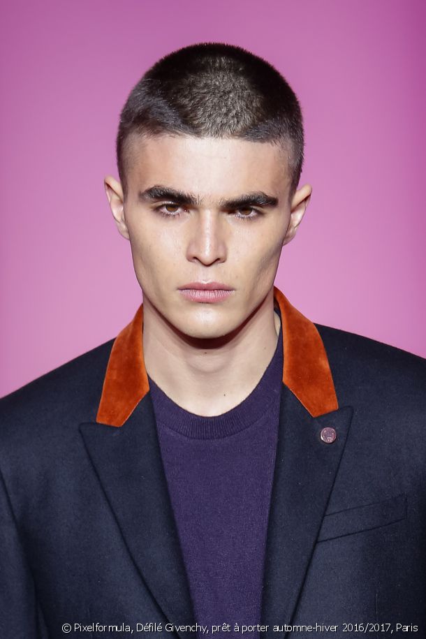9345-osez-les-cheveux-courts-une-coupe-aussi-article_media_block-1.jpg 9345-osez-les-cheveux-courts-une-coupe-aussi-article_media_block-1.jpg