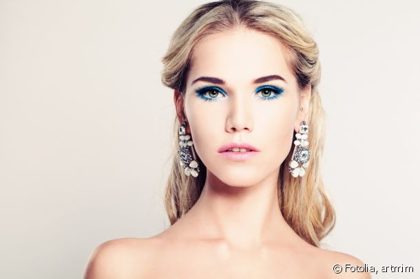 9635-zoom-sur-une-coiffure-simple-et-sophisti-article_media_block-1.jpg