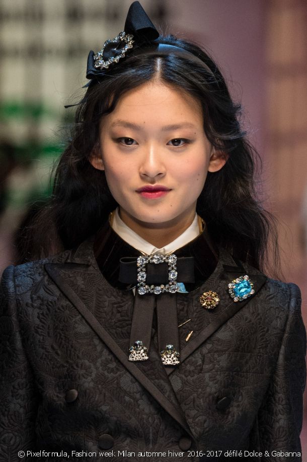 9655-place-a-un-look-sage-et-elegant-article_media_block-1.jpg