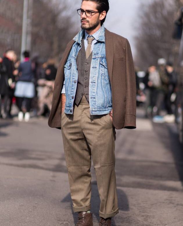 Hommes, les cheveux gominés : Streetstyle