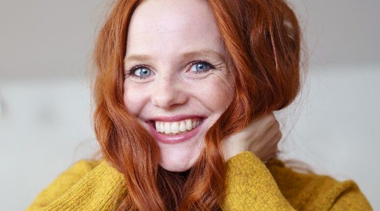 Cheveux bouclés : comment obtenir des boucles wavy ?