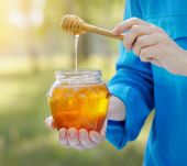 7 composants naturels qui font du bien à vos cheveux