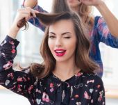 Comment rendre ses cheveux plus épais ?