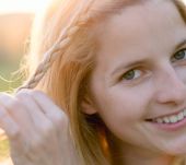 Quatre tresses faciles à réaliser sur cheveux mi-longs