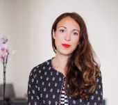Coralie Bergdoll rend les chaussettes coquettes