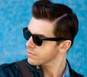 Coiffures homme : comment adopter le style 70's ?