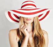 Faire pousser ses cheveux plus vite, c'est possible ?