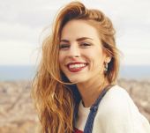 6 erreurs qui rendent vos cheveux plats