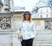 Un panama pour protéger mes cheveux bouclés : Streetstyle