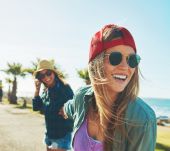 Lissage brésilien : comment bien l'entretenir pendant les vacances d'été ?