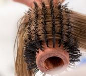 3 coiffures à réaliser avec un sèche-cheveux