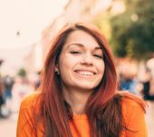 Cheveux roux : comment booster votre couleur ?