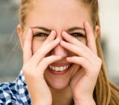 5 coiffures 90's qu'on espère ne plus jamais voir revenir à la mode