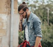 Homme : 3 idées de coiffures avec des cheveux mi-longs