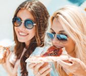 Connaissez-vous les aliments ennemis des beaux cheveux ?